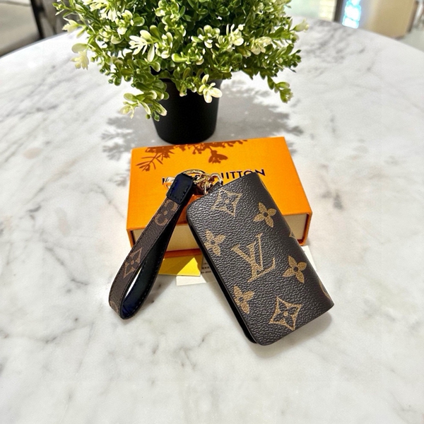 ブランドキーホルダー着用イメージ